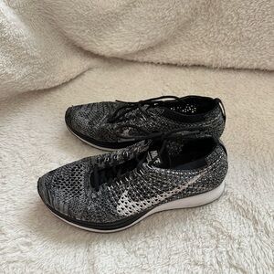 Nike Fly Knit Racer Oreo 7.5 *Rare*